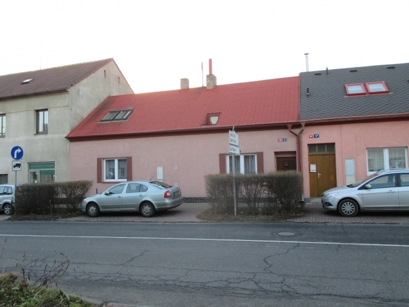 před realizací-Renovační nátěr alukrytové střechy