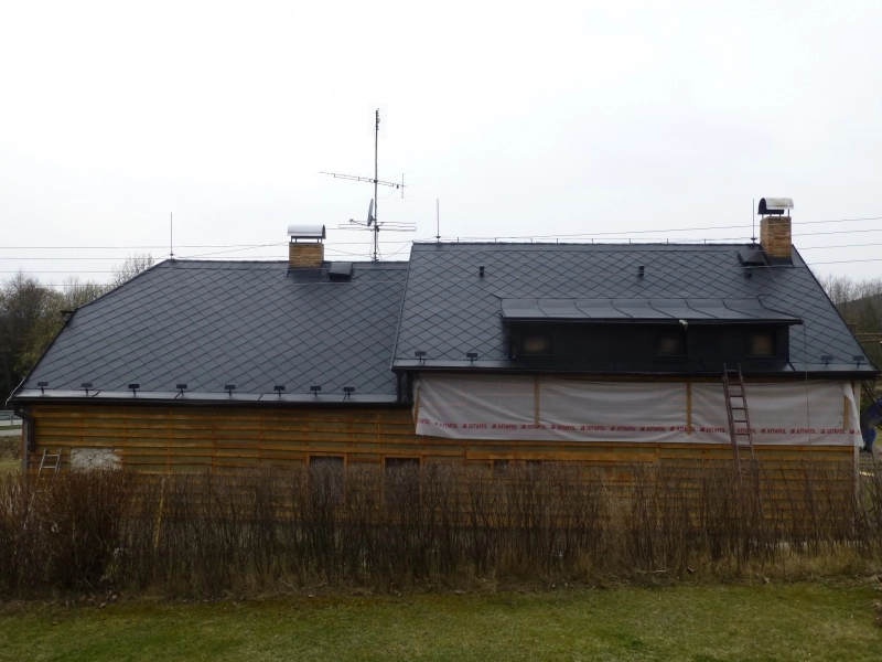 po realizaci-Renovační nátěr eternitové střechy