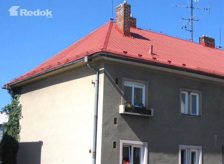 Renovační nátěr alukrytové střechy