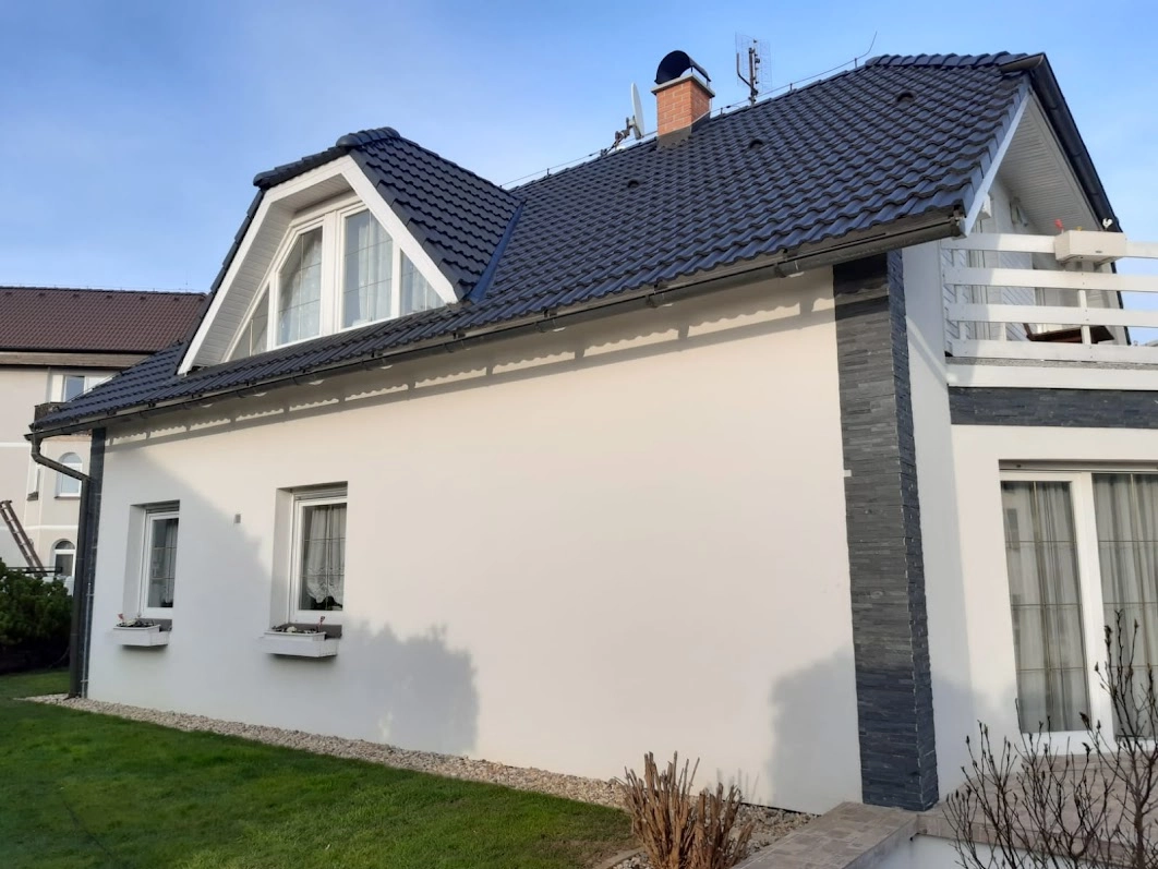 po realizaci-Renovační nátěr taškové střechy